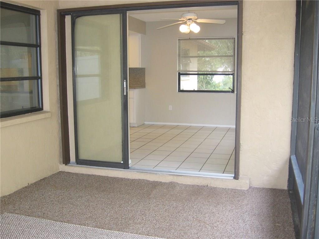 1156 Horizon Road Venice, FL 34293 - Photo 14 of 25 Breakfast Nook with sliders out to your Lanai