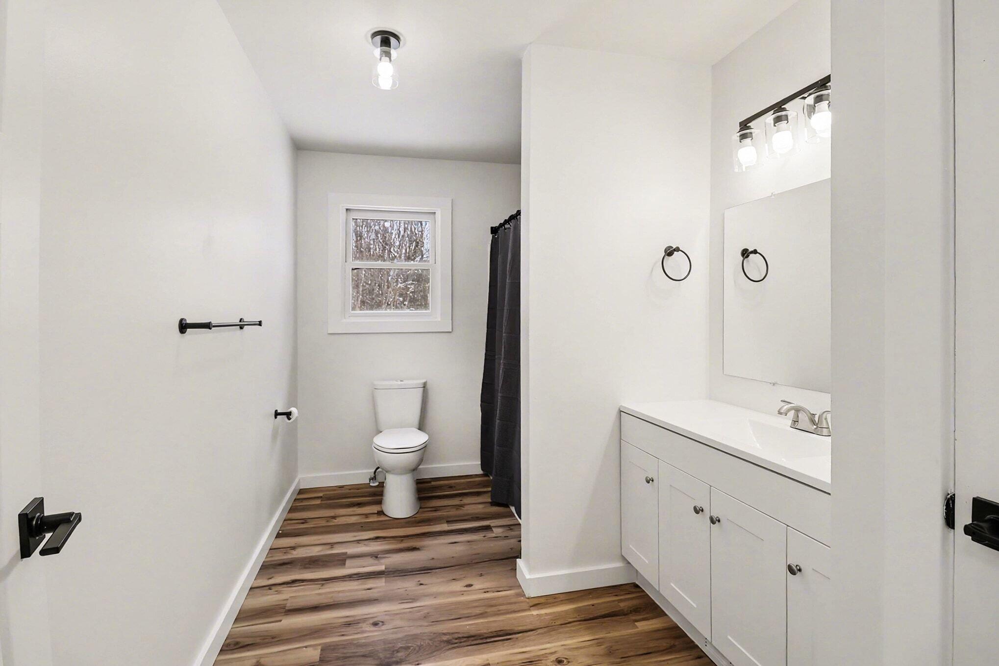 7131 West No Name Road Ludington, MI 49431 - Photo 20 of 28 Bathroom