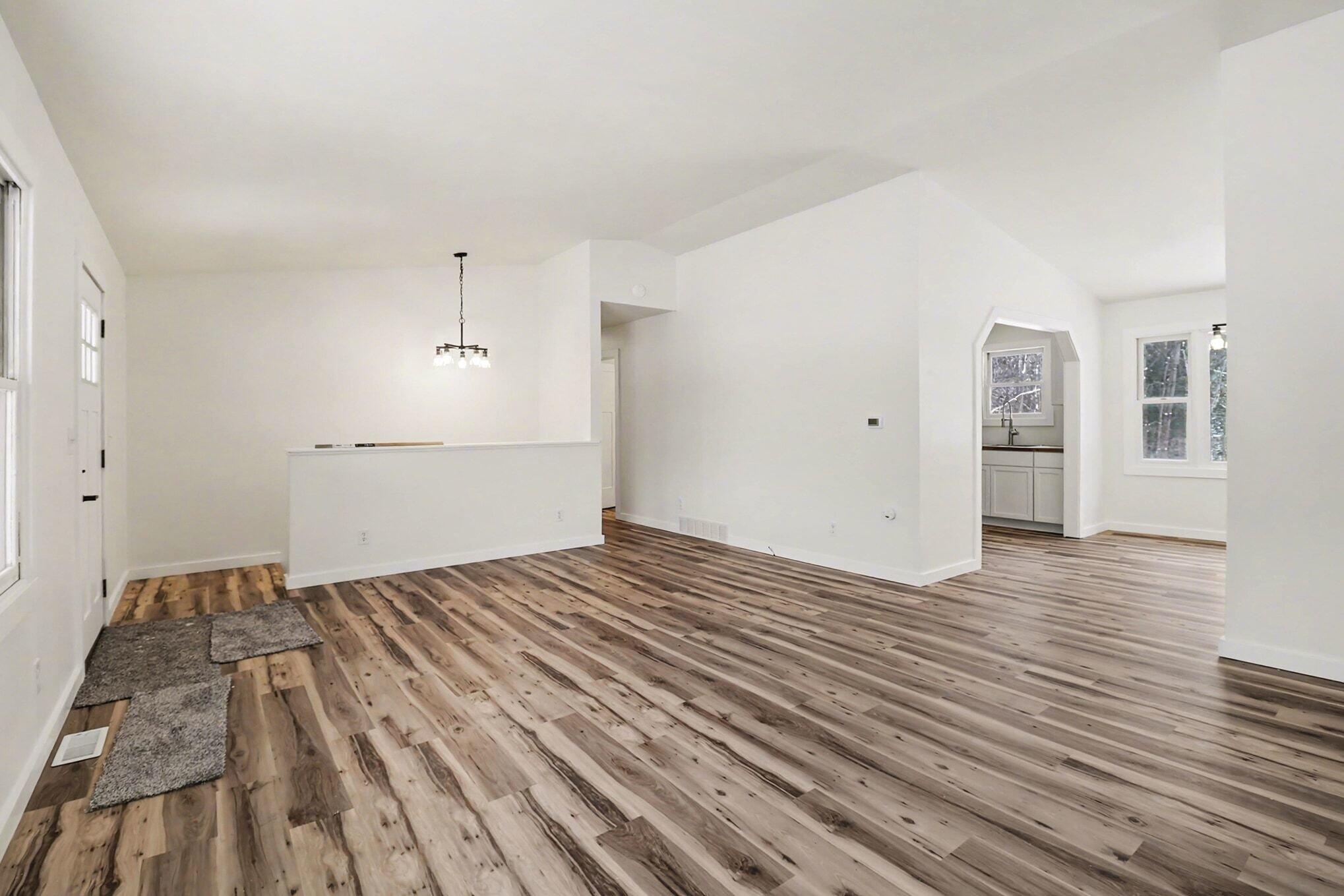 7131 West No Name Road Ludington, MI 49431 - Photo 5 of 28 Living room