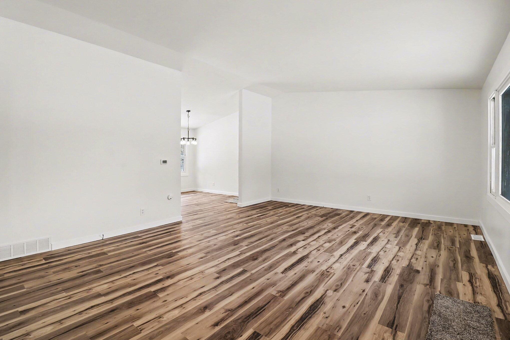 7131 West No Name Road Ludington, MI 49431 - Photo 7 of 28 Living room