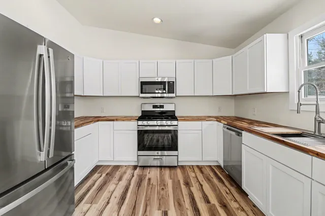 $399,000 | 7131 West No Name Road, Ludington, MI 49431