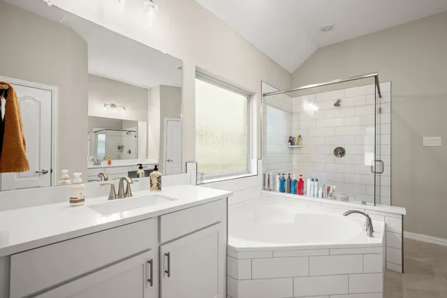 $2,700 | 321 Jefferson Drive, Kyle, TX 78640