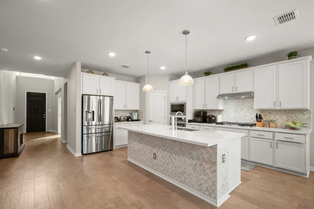 $2,700 | 321 Jefferson Drive, Kyle, TX 78640