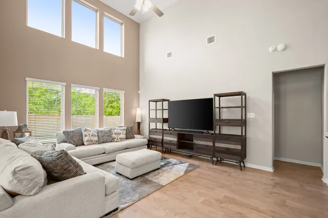 $2,700 | 321 Jefferson Drive, Kyle, TX 78640