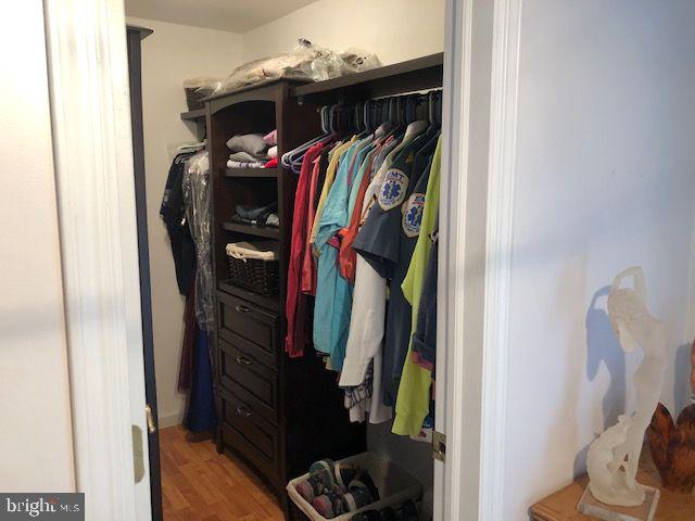 10 Estate Road Lumberton, NJ 08048 - Photo 7 of 29 Master Bedroom Walk in closet