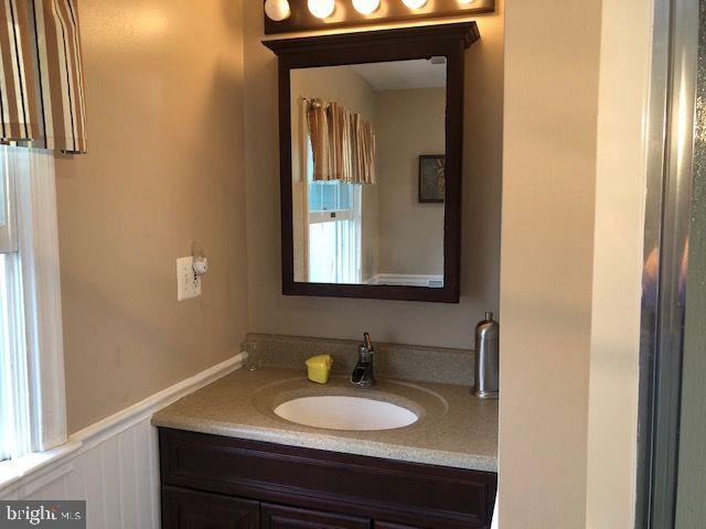 10 Estate Road Lumberton, NJ 08048 - Photo 10 of 29 Master Bathroom Vanity