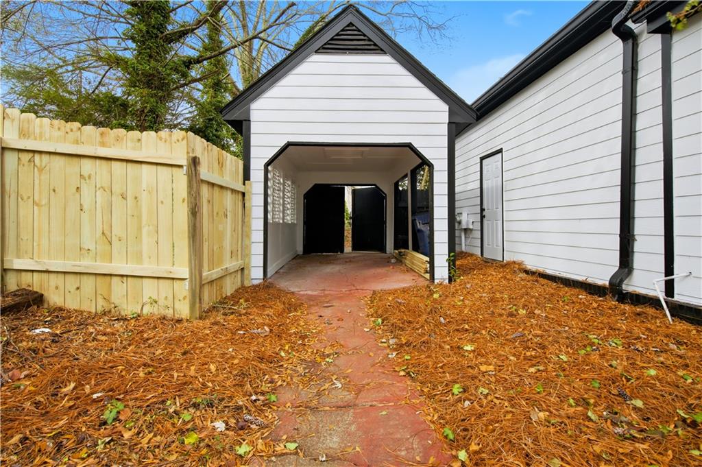 1044 Little Willeo Road Marietta, GA 30068 - Photo 4 of 43