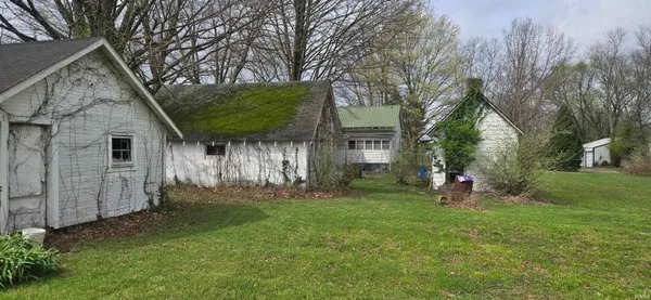 $65,000 | 1821 1st Avenue, Loogootee, IN 47553