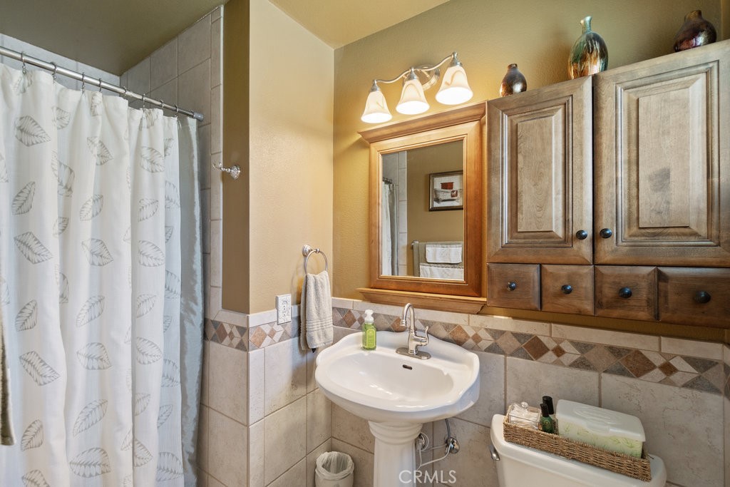 2951 Viewcrest Lane Riverside, CA 92503 - Photo 15 of 28