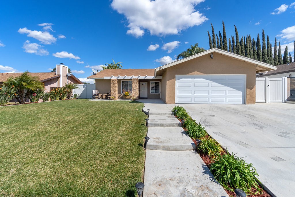 2951 Viewcrest Lane Riverside, CA 92503 - Photo 2 of 28