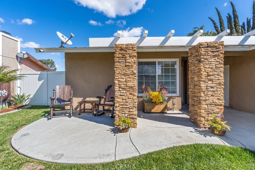 2951 Viewcrest Lane Riverside, CA 92503 - Photo 4 of 28