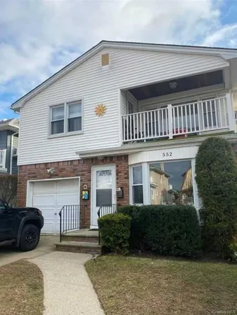 $4,000 | 552 East Walnut Street, Unit LOWR, Long Beach, NY 11561