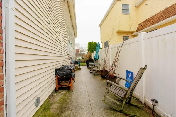 $4,000 | 552 East Walnut Street, Unit LOWR, Long Beach, NY 11561