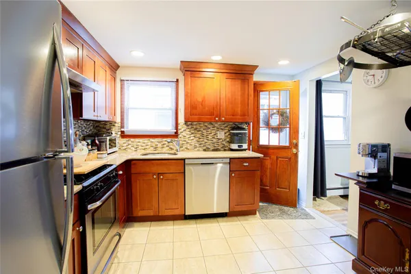 $4,000 | 552 East Walnut Street, Unit LOWR, Long Beach, NY 11561