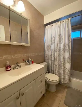 $4,000 | 552 East Walnut Street, Unit LOWR, Long Beach, NY 11561