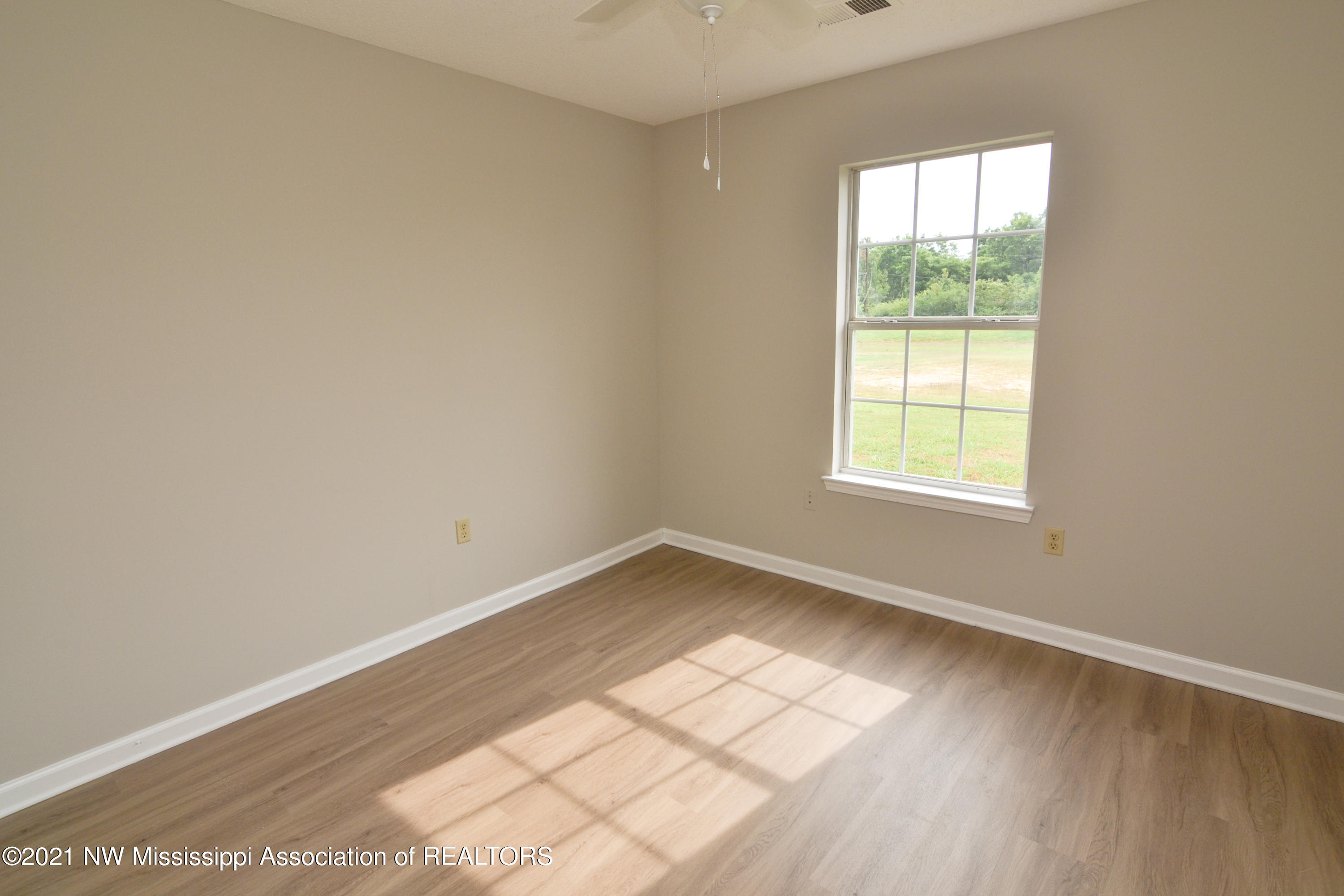 1359 North Red Banks Road Red Banks, MS 38661 - Photo 11 of 15 2nd BR