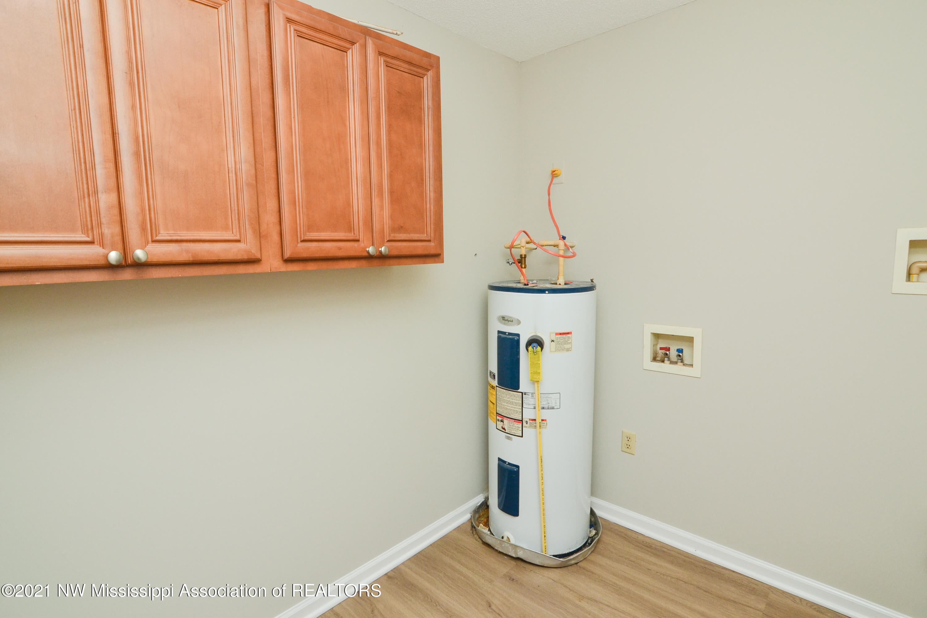 1359 North Red Banks Road Red Banks, MS 38661 - Photo 10 of 15 Laundry Room