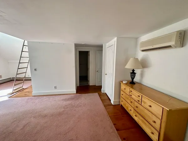 $2,000 | 43 Pleasant Street, Woodstock, VT 05091
