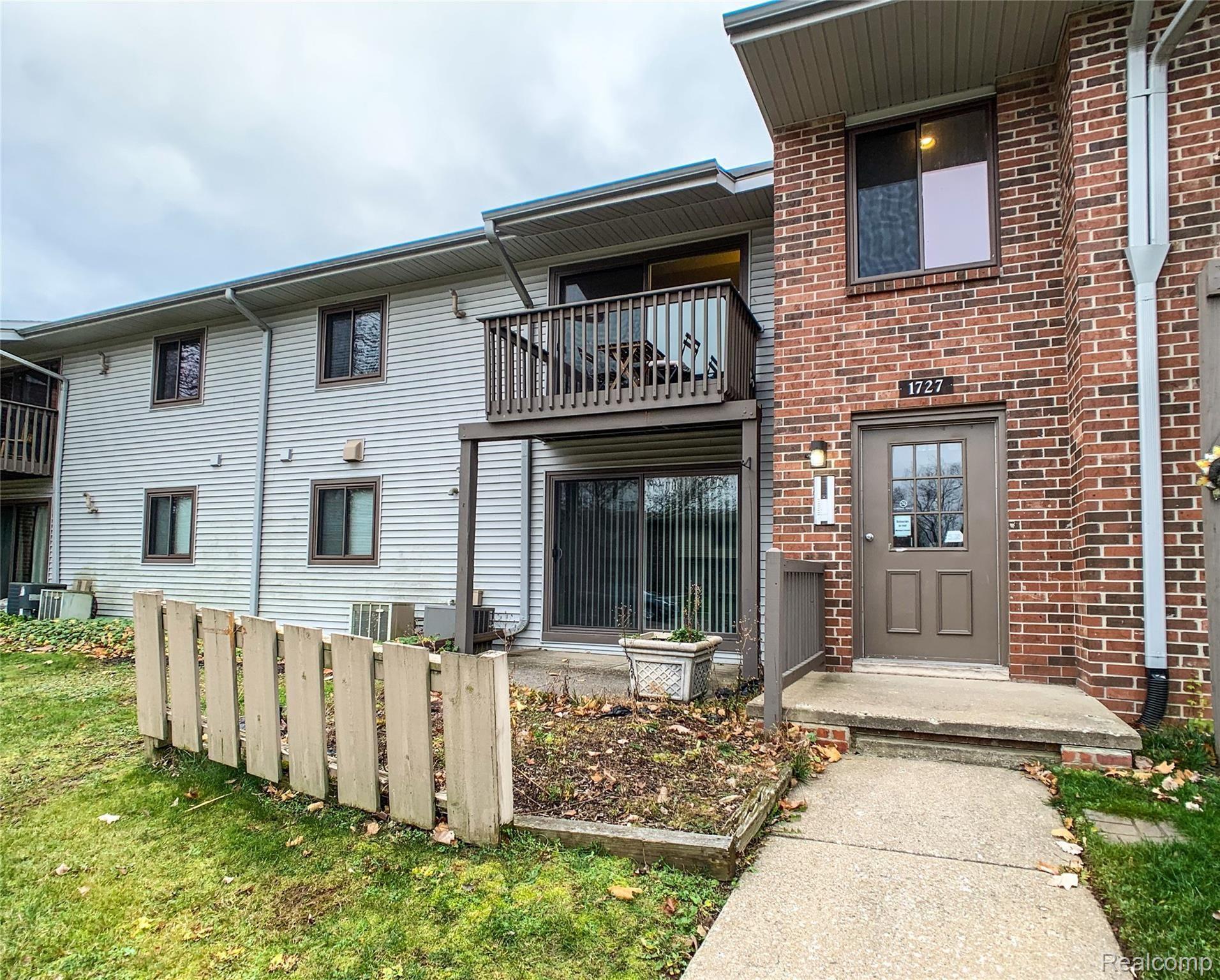 1727 Maple Ridge Road, Unit 13 Haslett, MI 48840 - Photo 1 of 33 1727 Maple Ridge Unit13 Meridian Twp MI-33.jpg
