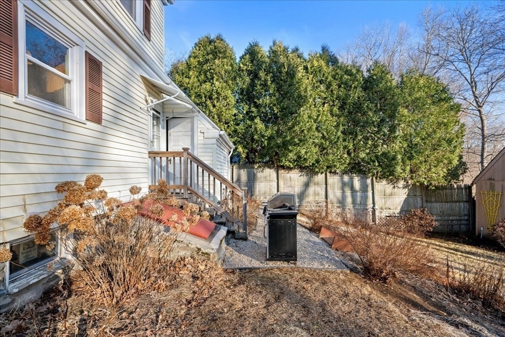 8 Stoneleigh Road Worcester, MA 01606 - Photo 32 of 42 Gallery Image 32