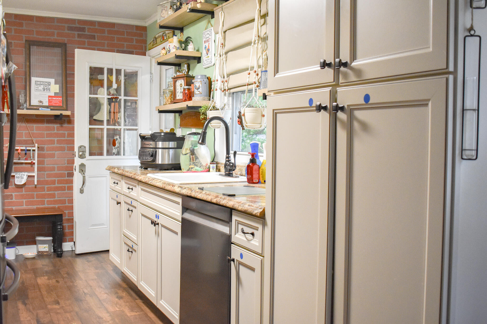 29 Hi Tor E Road Freeland, PA 18224 - Photo 11 of 28 a kitchen with stainless steel appliances granite countertop a refrigerator and a sink