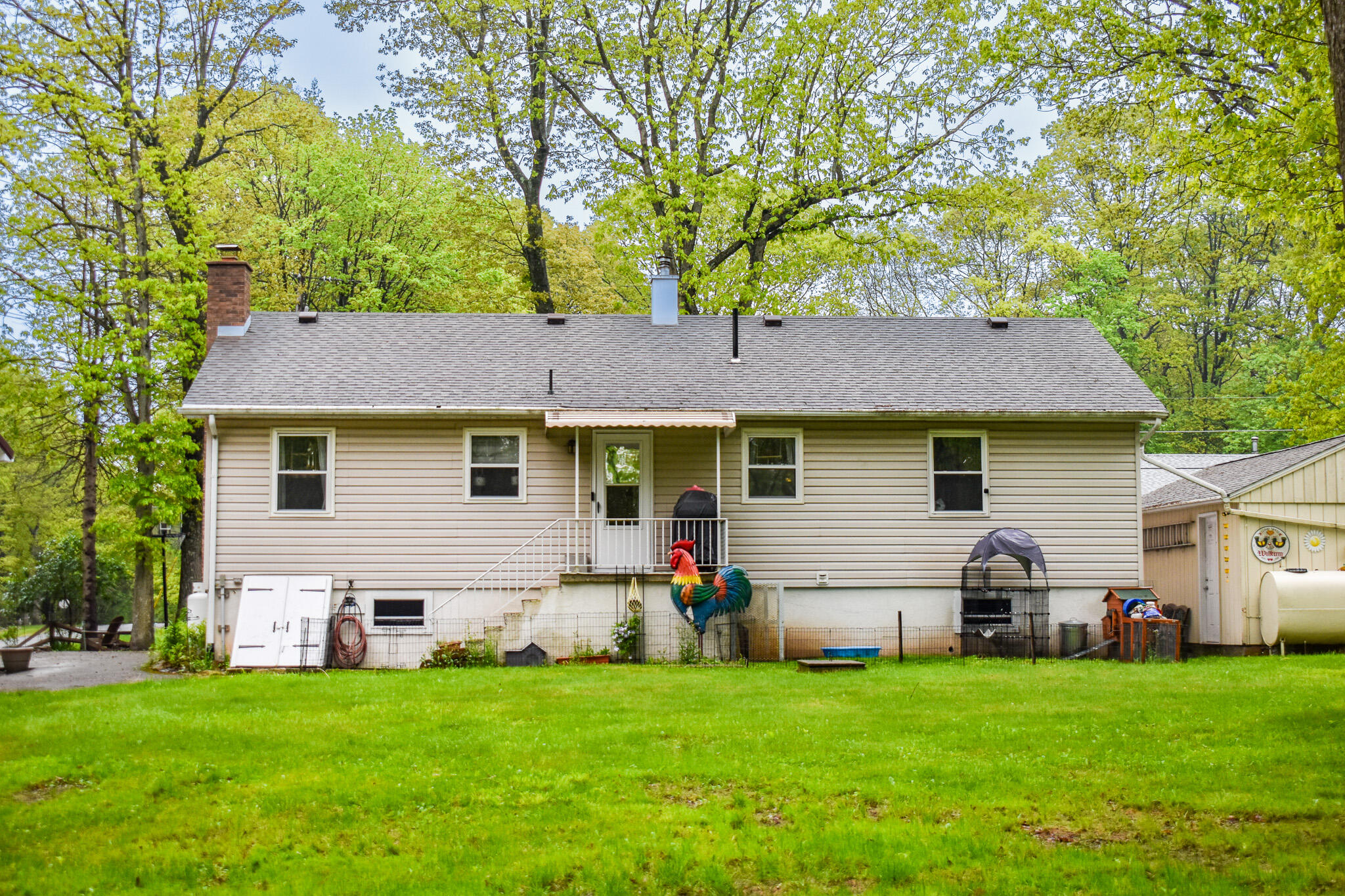 29 Hi Tor E Road Freeland, PA 18224 - Photo 6 of 28 a view of a house with a yard