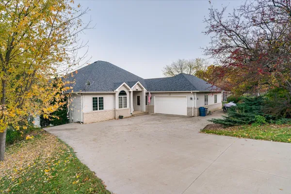 $539,900 | 726 North 4th Street, La Crescent, MN 55947