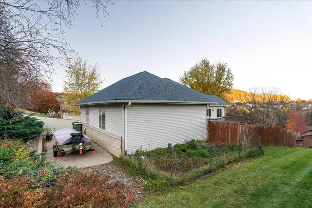 $549,900 | 726 North 4th Street, La Crescent, MN 55947