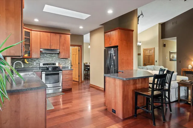 $549,900 | 726 North 4th Street, La Crescent, MN 55947