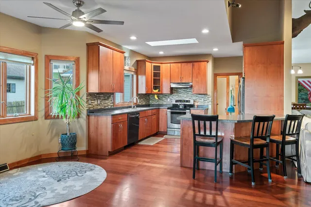 $549,900 | 726 North 4th Street, La Crescent, MN 55947