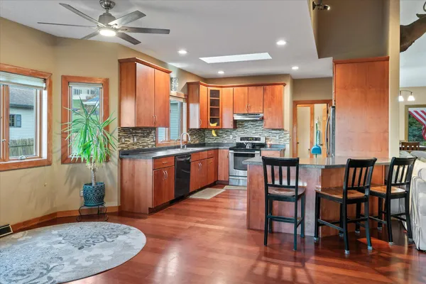 $539,900 | 726 North 4th Street, La Crescent, MN 55947