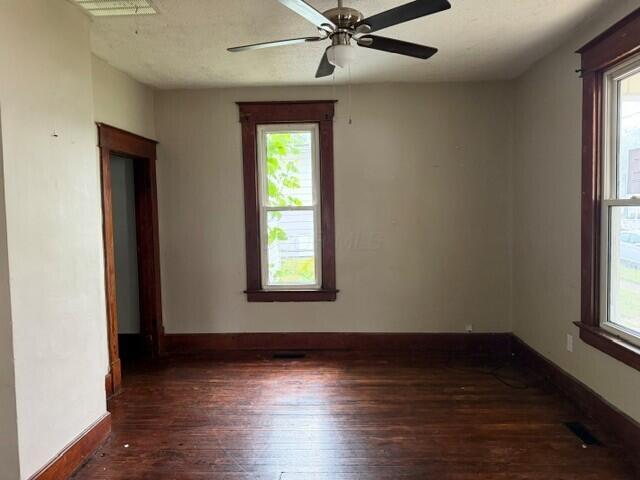 128 West Corwin Street Circleville, OH 43113 - Photo 11 of 26 27