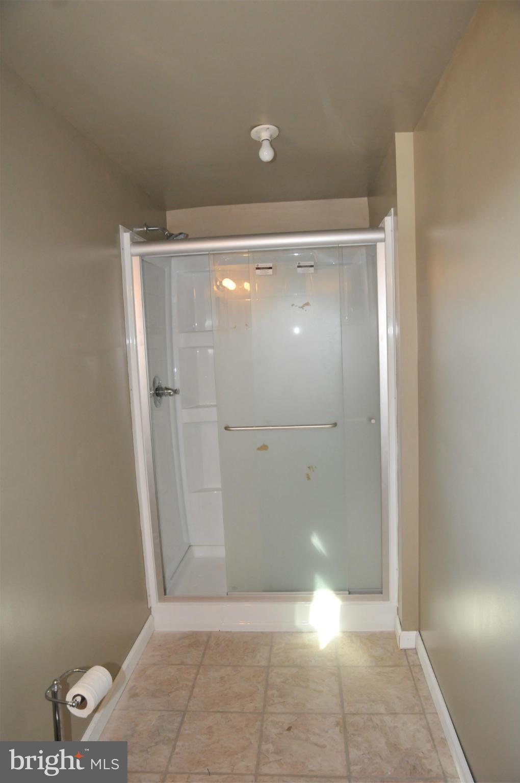 605 Kerwin Road Silver Spring, MD 20901 - Photo 13 of 27 Bath (Master)