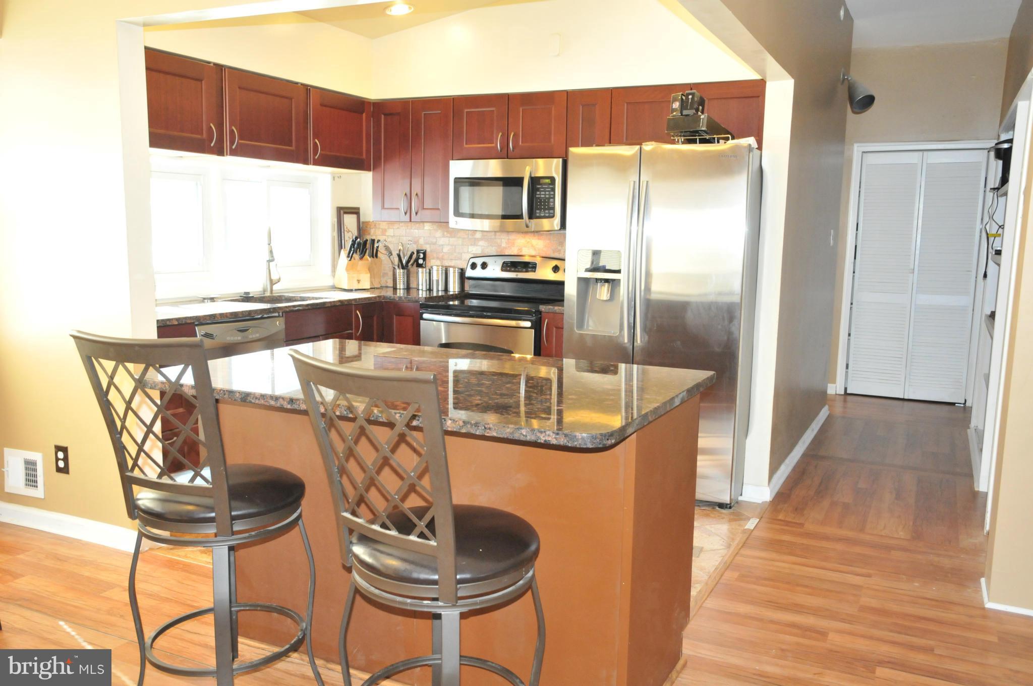 605 Kerwin Road Silver Spring, MD 20901 - Photo 3 of 27 Kitchen