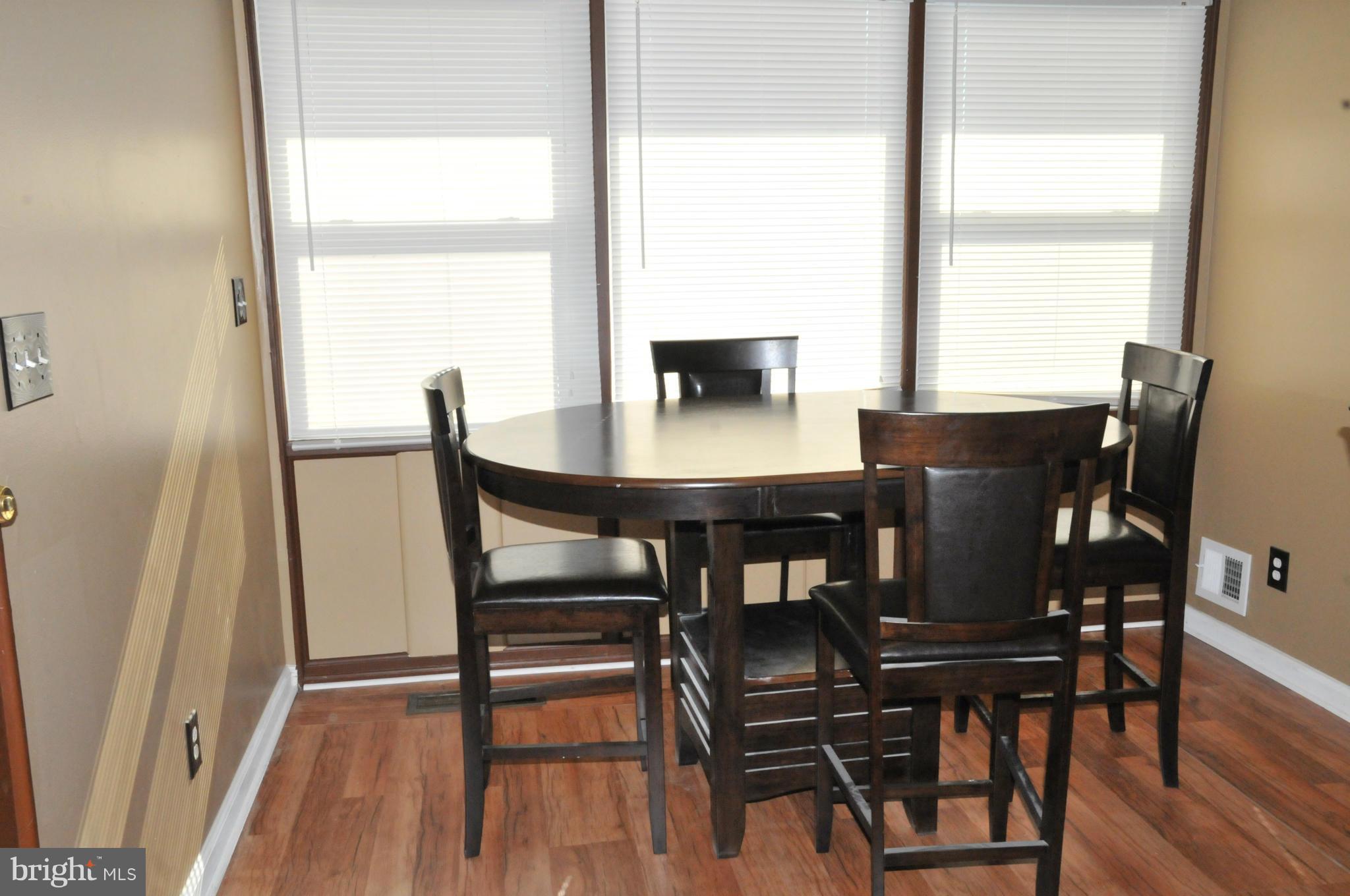 605 Kerwin Road Silver Spring, MD 20901 - Photo 4 of 27 Dining Room