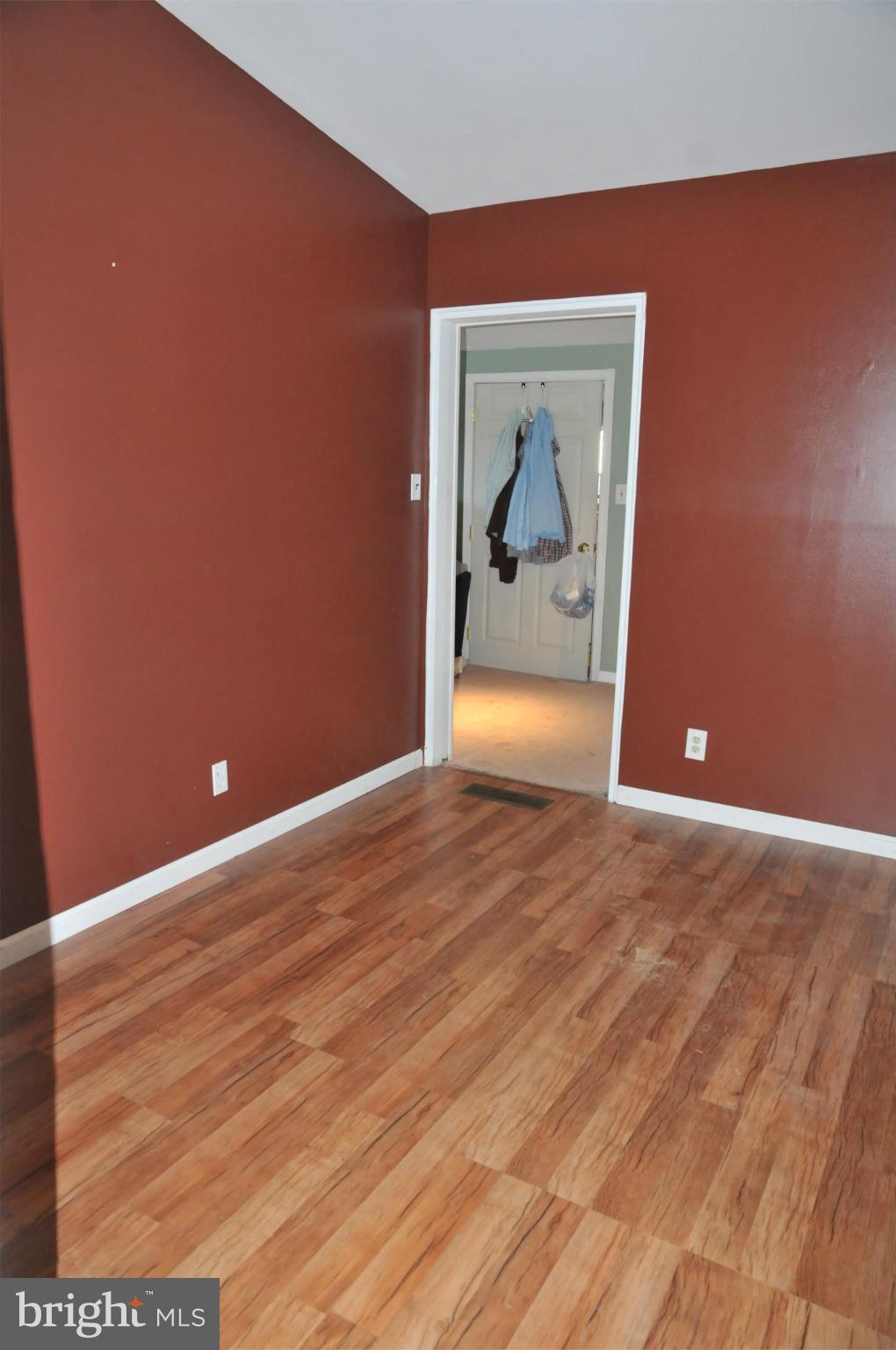 605 Kerwin Road Silver Spring, MD 20901 - Photo 10 of 27 Interior (General)