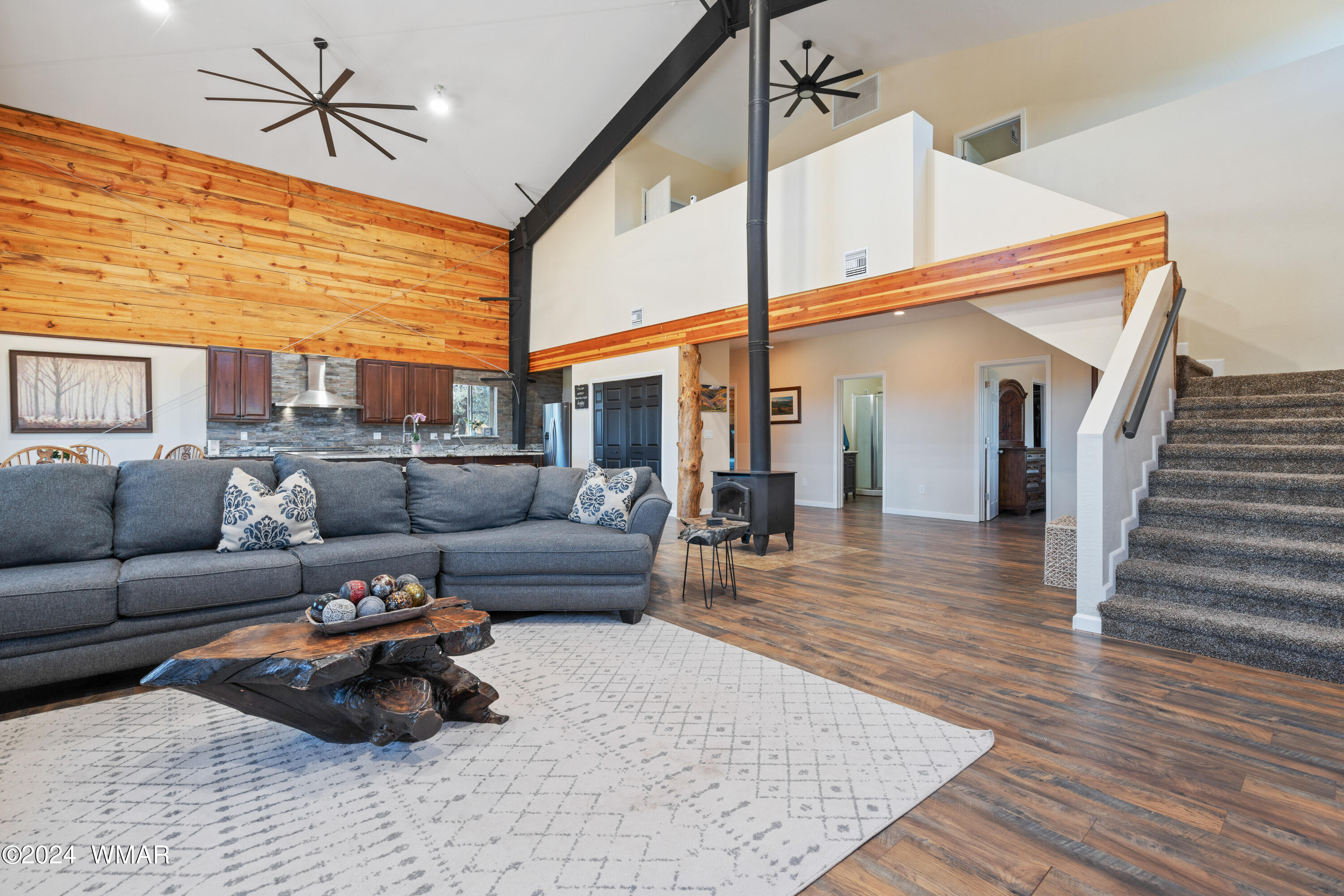 4958 Cemetery Road Clay Springs, AZ 85923 - Photo 22 of 46 Great room
