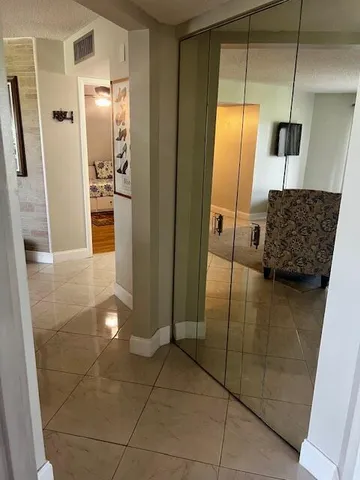 $2,200 | 3755 Via Poinciana, Unit 304, Lake Worth, FL 33467