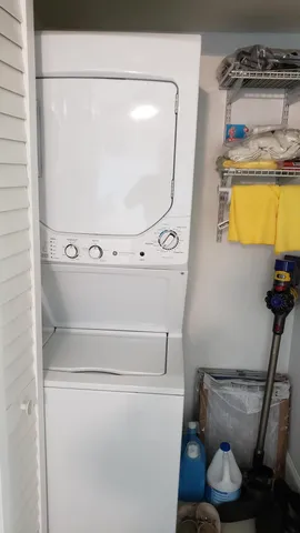 $2,200 | 3755 Via Poinciana, Unit 304, Lake Worth, FL 33467