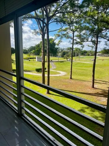 $2,200 | 3755 Via Poinciana, Unit 304, Lake Worth, FL 33467
