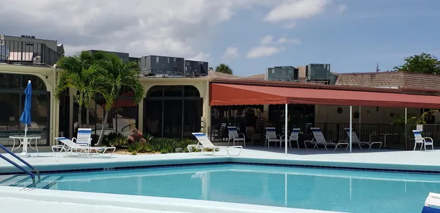 $2,200 | 3755 Via Poinciana, Unit 304, Lake Worth, FL 33467