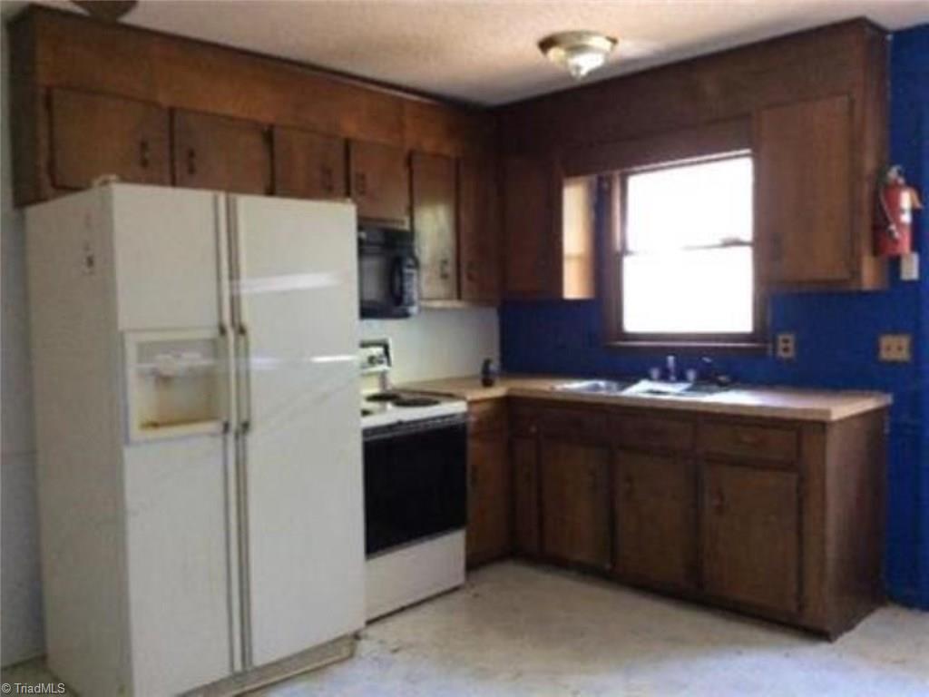 537 Heatherton Lane Rural Hall, NC 27045 - Photo 5 of 11