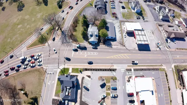 $595,000 | 615 South Washington Street, Maryville, TN 37804