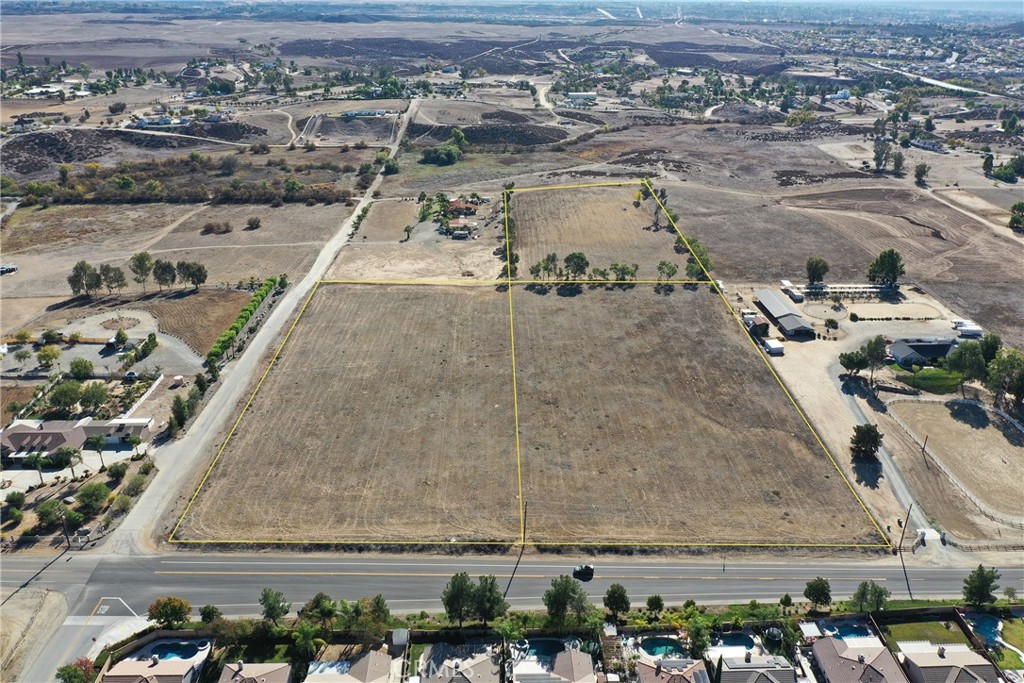 32771 Mazoe Winchester, CA 92596 - Photo 14 of 34