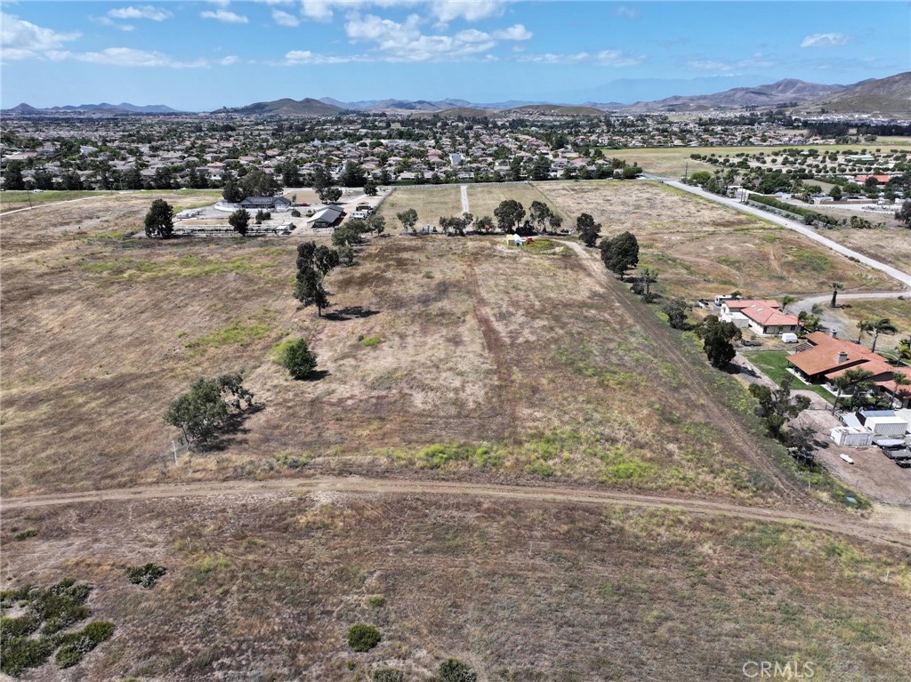 32771 Mazoe Winchester, CA 92596 - Photo 23 of 34
