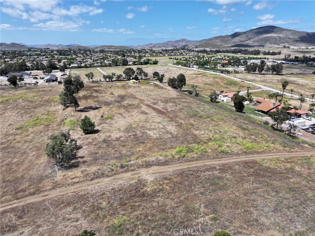 32771 Mazoe Winchester, CA 92596 - Photo 27 of 34