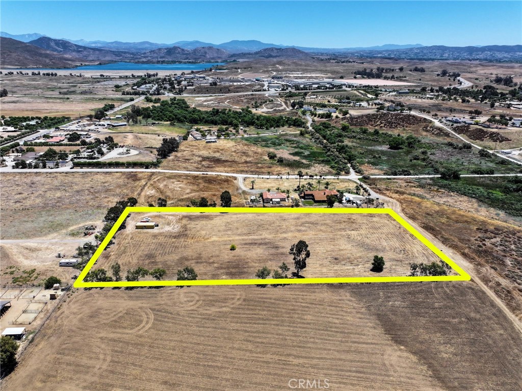 32771 Mazoe Winchester, CA 92596 - Photo 5 of 34 there is a well on the property