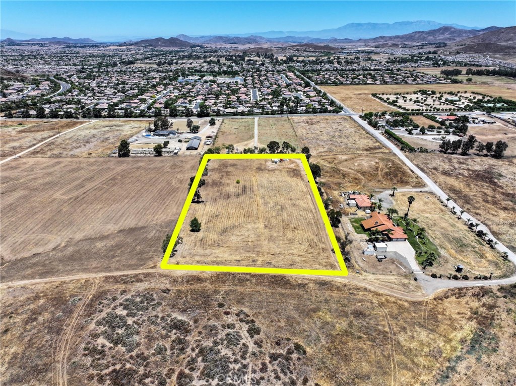 32771 Mazoe Winchester, CA 92596 - Photo 8 of 34