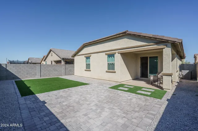 a view of outdoor space yard and garage