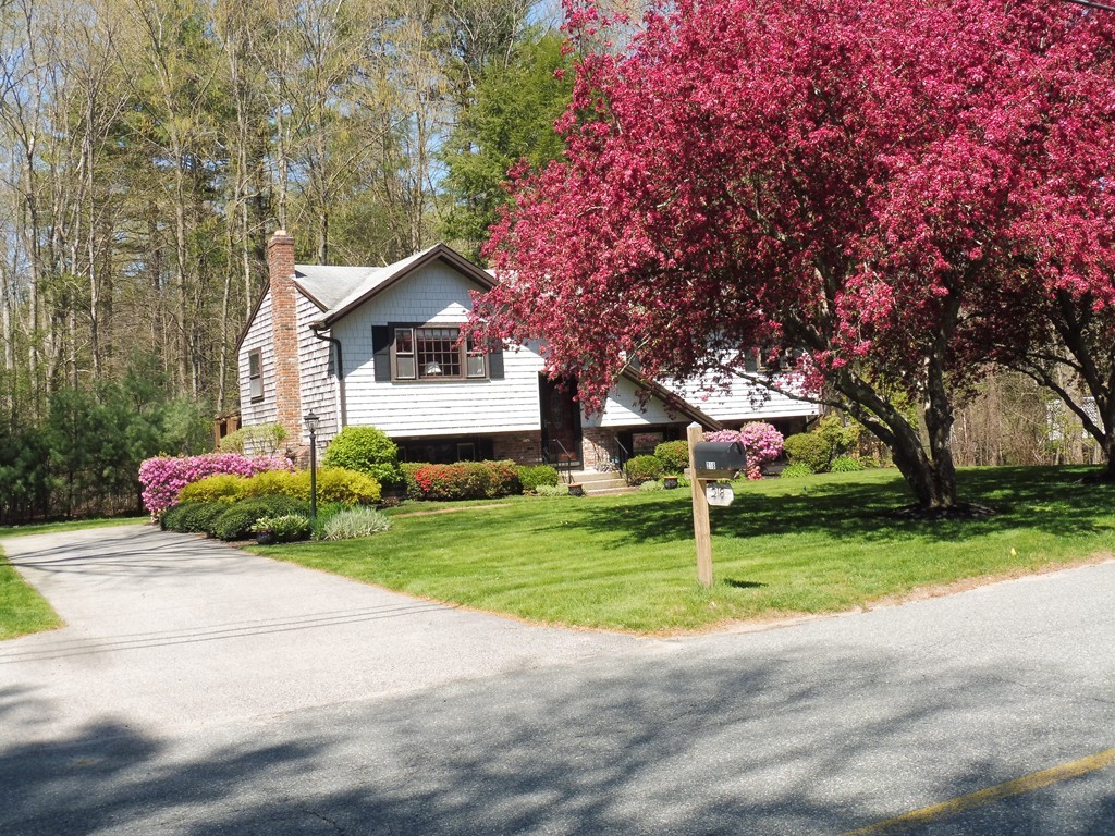 218 Old Farm Road Hanover, MA 02339 - Photo 2 of 24 Gallery Image 2